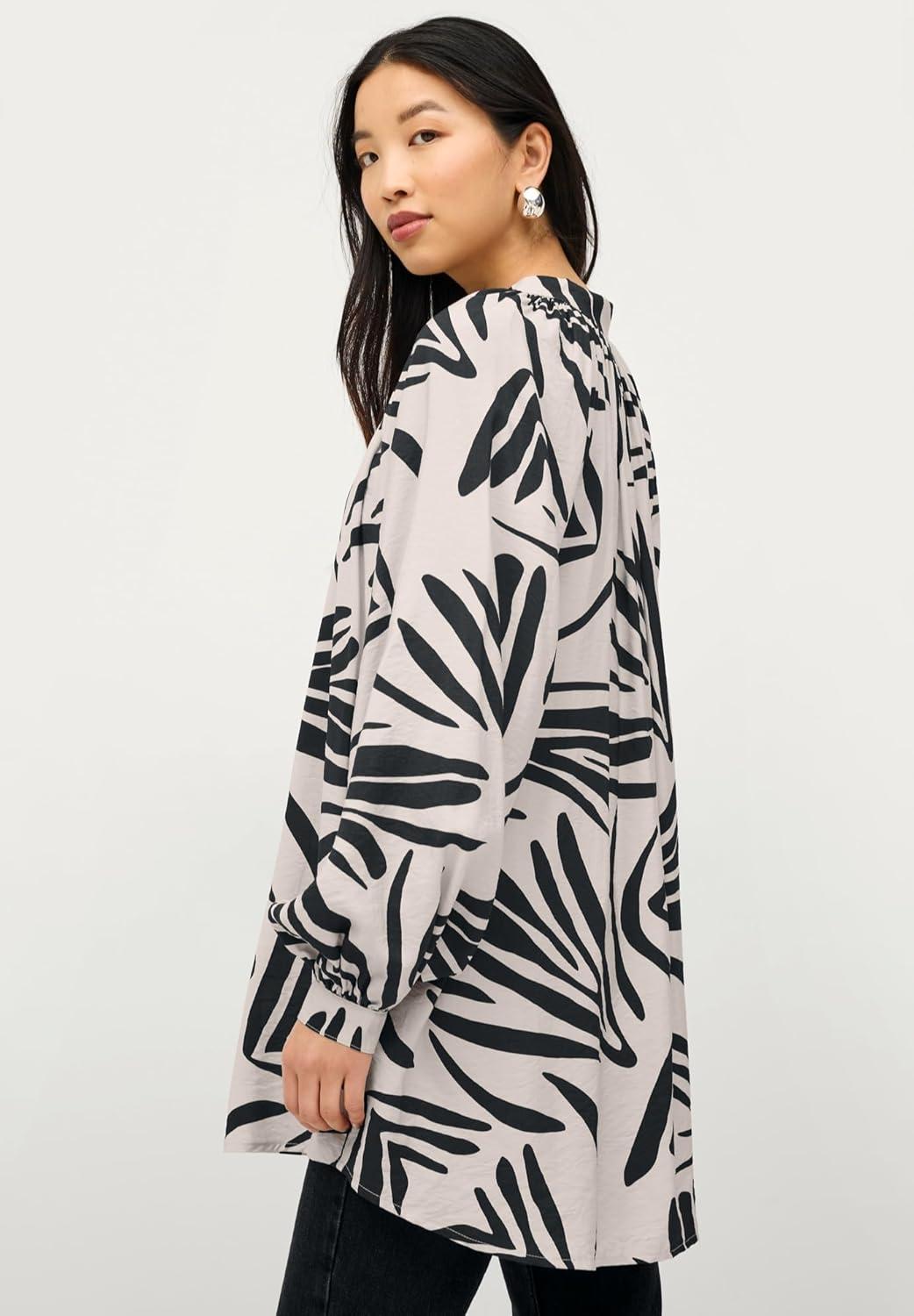 image:imageellos Plus Size Notched VNeck TunicStone Black Abstract