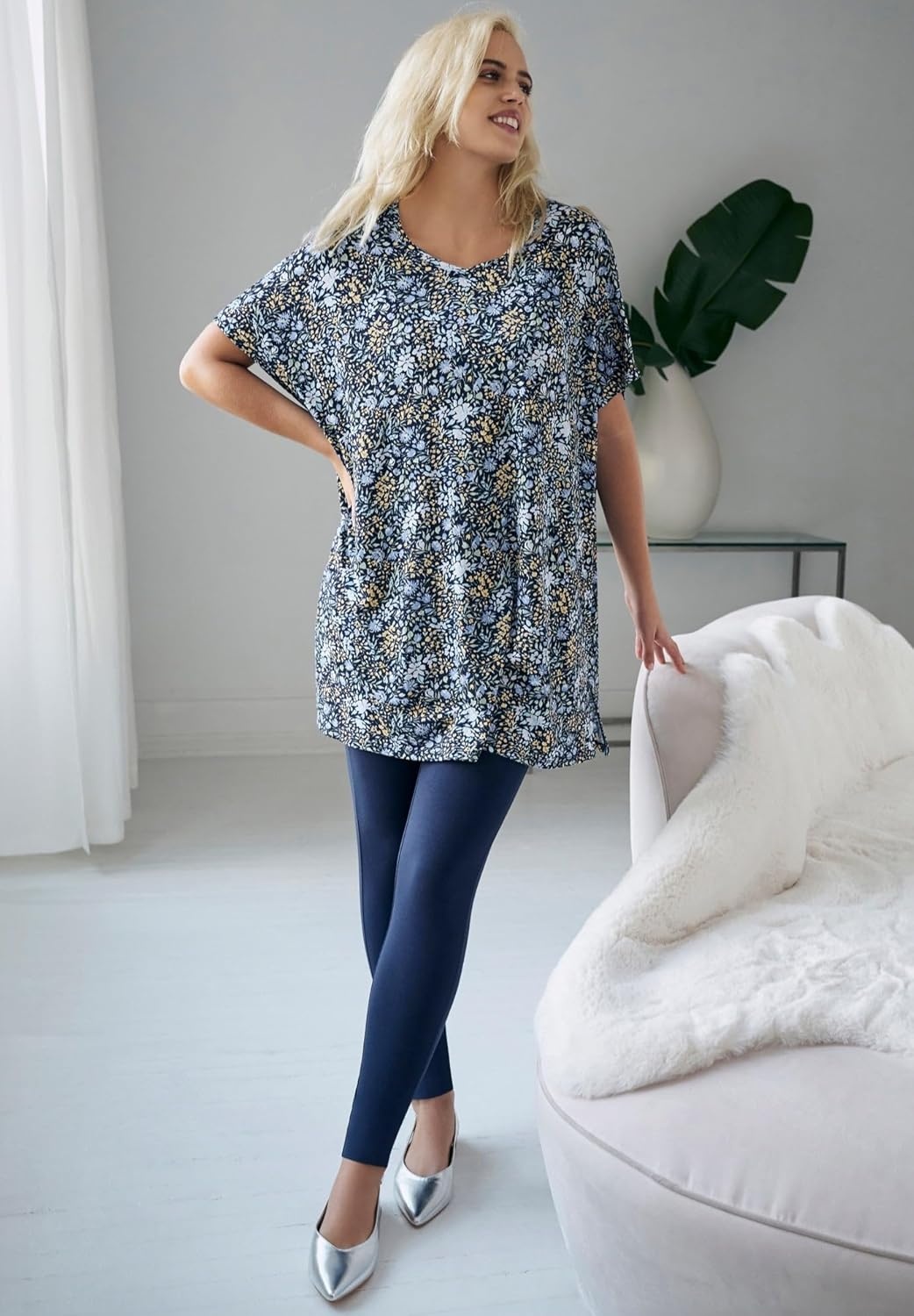 image:imageellos Plus Size Stretch Jersey Knit VNeck Oversized TunicNavy Ditsy Floral